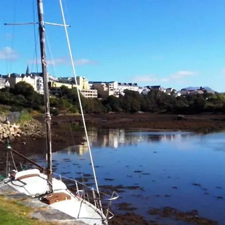 Vakantiehuis Waterside Cottage, Cashel