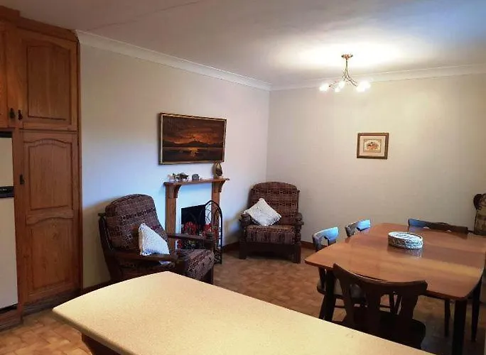 Waterside Cottage, Cashel